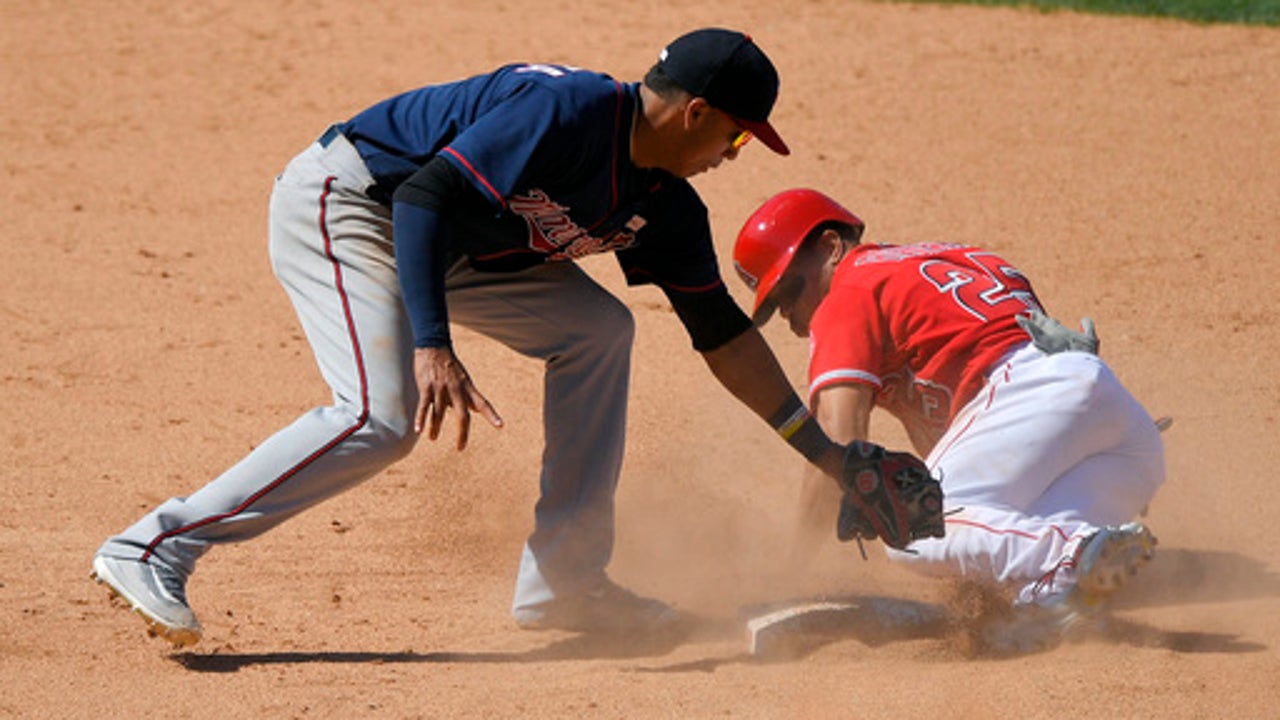 Twins beat Angels 3-2 when replay decision calls Revere out (Jun 04, 2017)